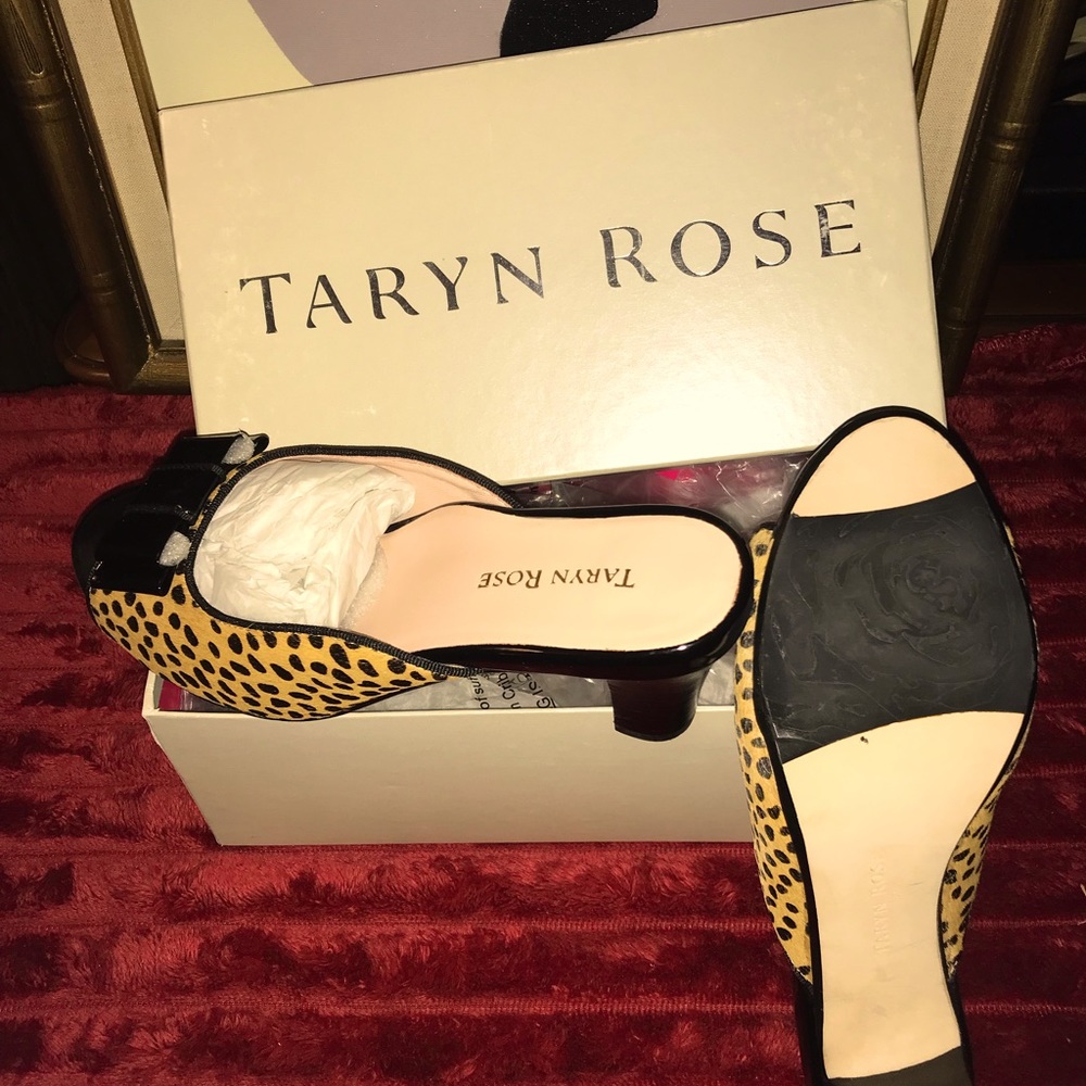 Taryn Rose Black Patent leather Bow, trim and heel with Animal print/hair Mule